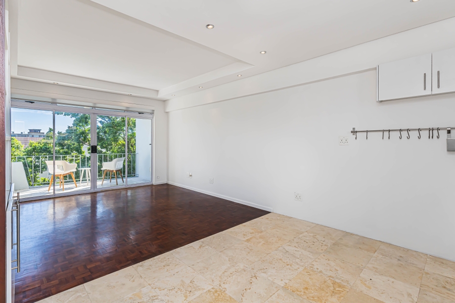 To Let 2 Bedroom Property for Rent in Green Point Western Cape